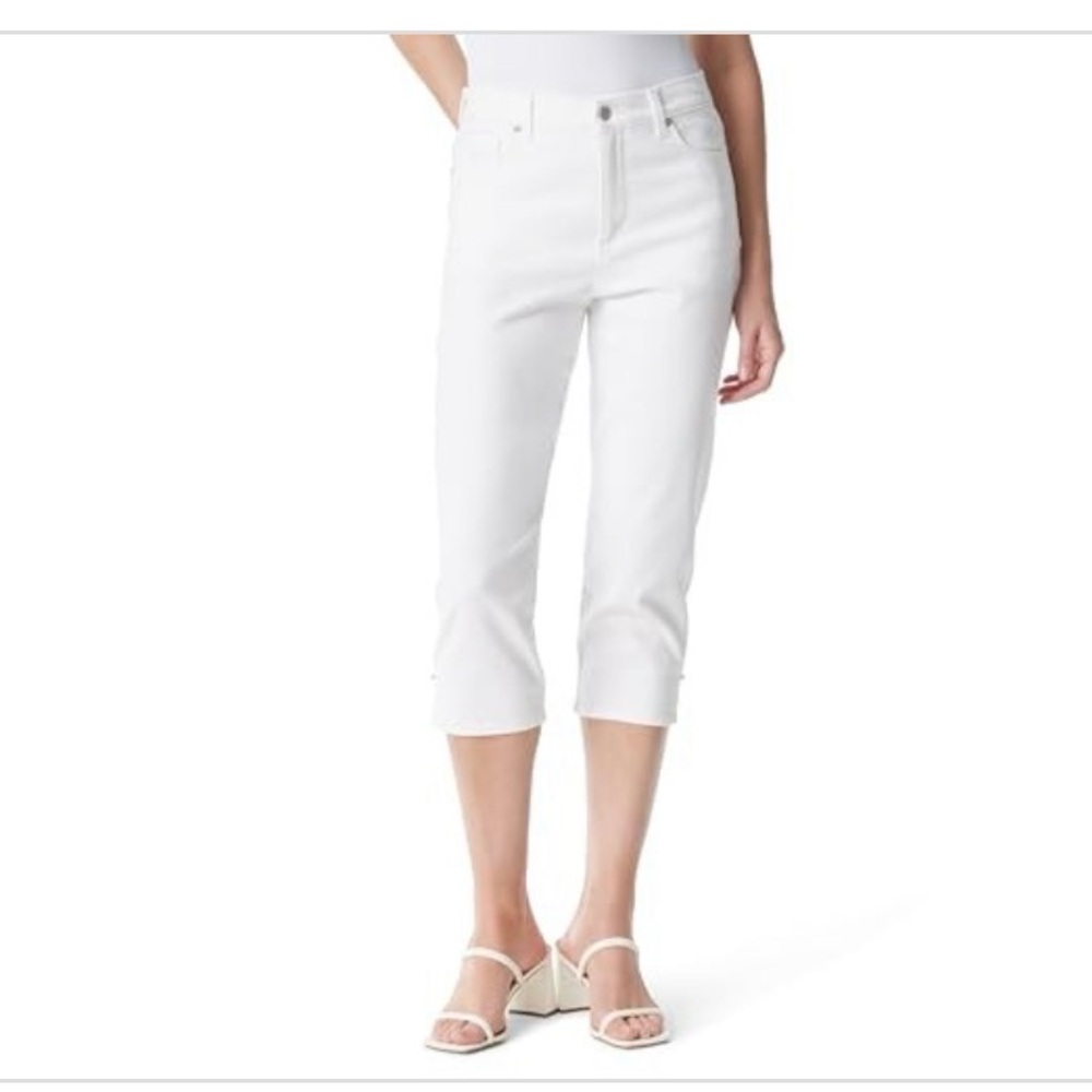 ❌❌Sold❌❌Gloria Vanderbilt Womens Amanda Capri with High Rise Straight Standard